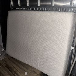 Queen Plush Mattress 