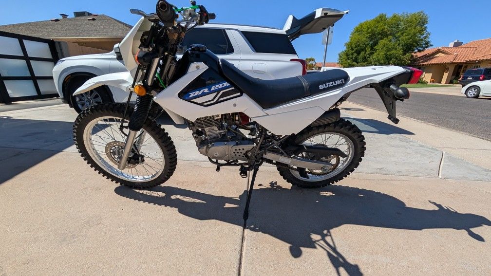 2019 Suzuki DR 200s