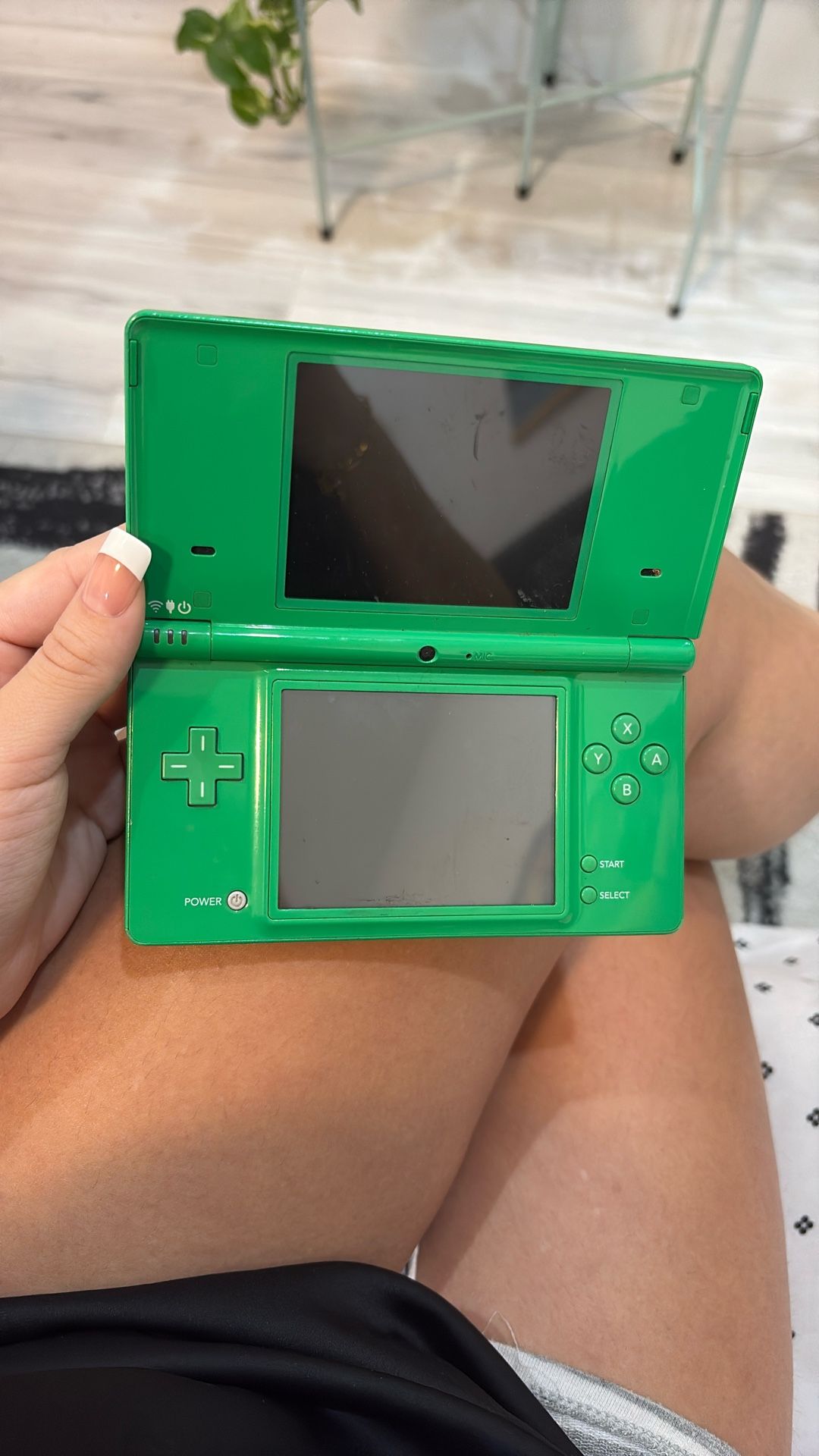 Nintendo DSi โ Works Great (No Charger) ๐ฎโจ