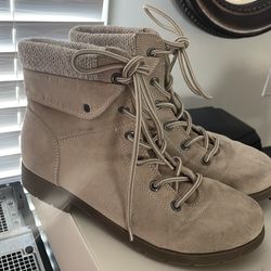 Boots women 7 size
