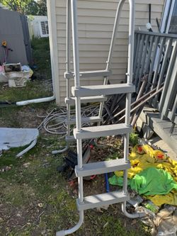 Coleman Power Steel 18’ x 48” Round Metal Frame Above Ground Pool Ladder