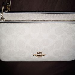 Coach Outlet Double Zip Wallet in Signature Canvas Gold/White/Chalk