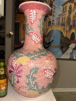 Vintage RARE Large Peach/Pink/Green Chinese Floral Chinoiserie Decorative Floor Vase