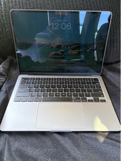 Apple MacBook Air M2 – 8GB – Perfect Condition