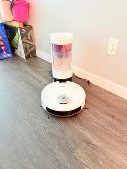 Eureka E10s Robot Vacuum with Self-Emptying Dock