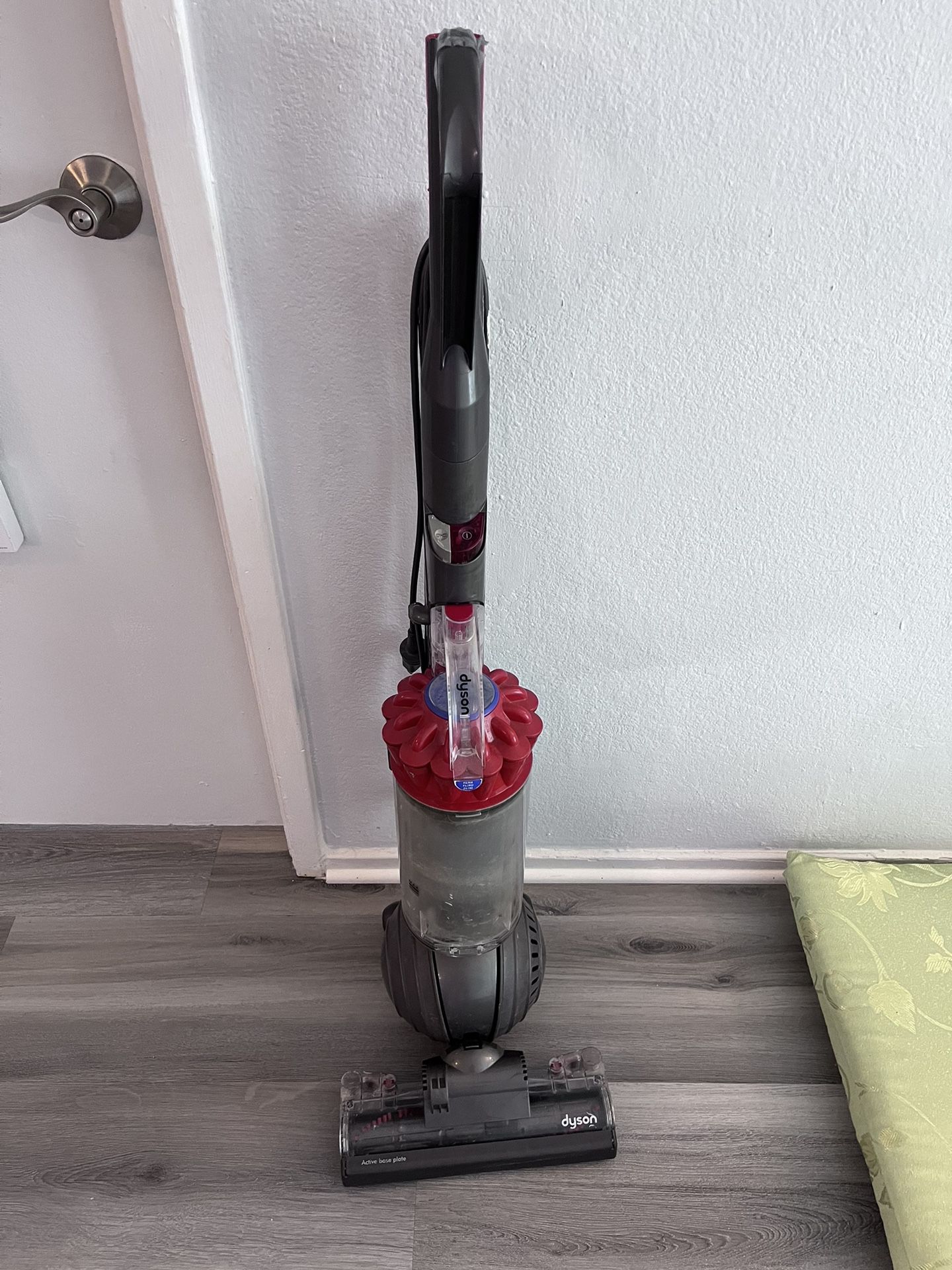 Dyson Active Ball For Parts (runs But Doesn’t Pull)