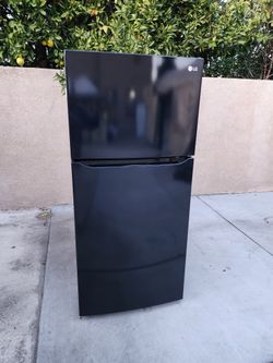 3MONTHS WARRANTY 30X33X66 LG FRIDGE 20CUFT BLACK 