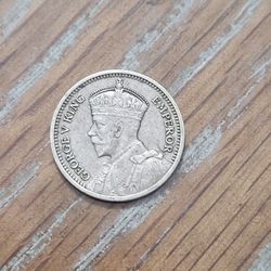 Rare Silver 1933 New Zealand 3 Pence Coin