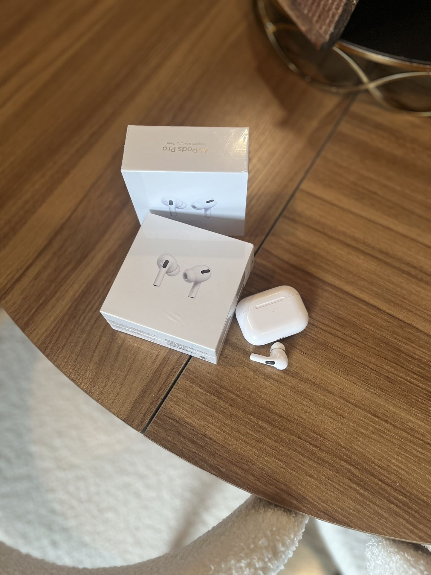 AirPods