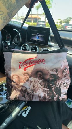 La Victoria beer coooler