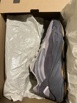 Yeezy Boost 700 V2