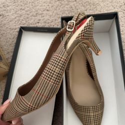 Never worn Rachel Zoe kitten heels 
