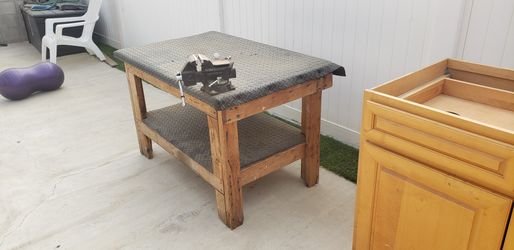 Work table With Vise