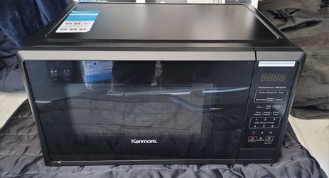 Kenmore 1.1 cu.ft 1000w Microwave - Barely Used!