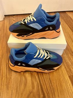 Yeezy Boost 700 Bright Blue Size 8 Men
