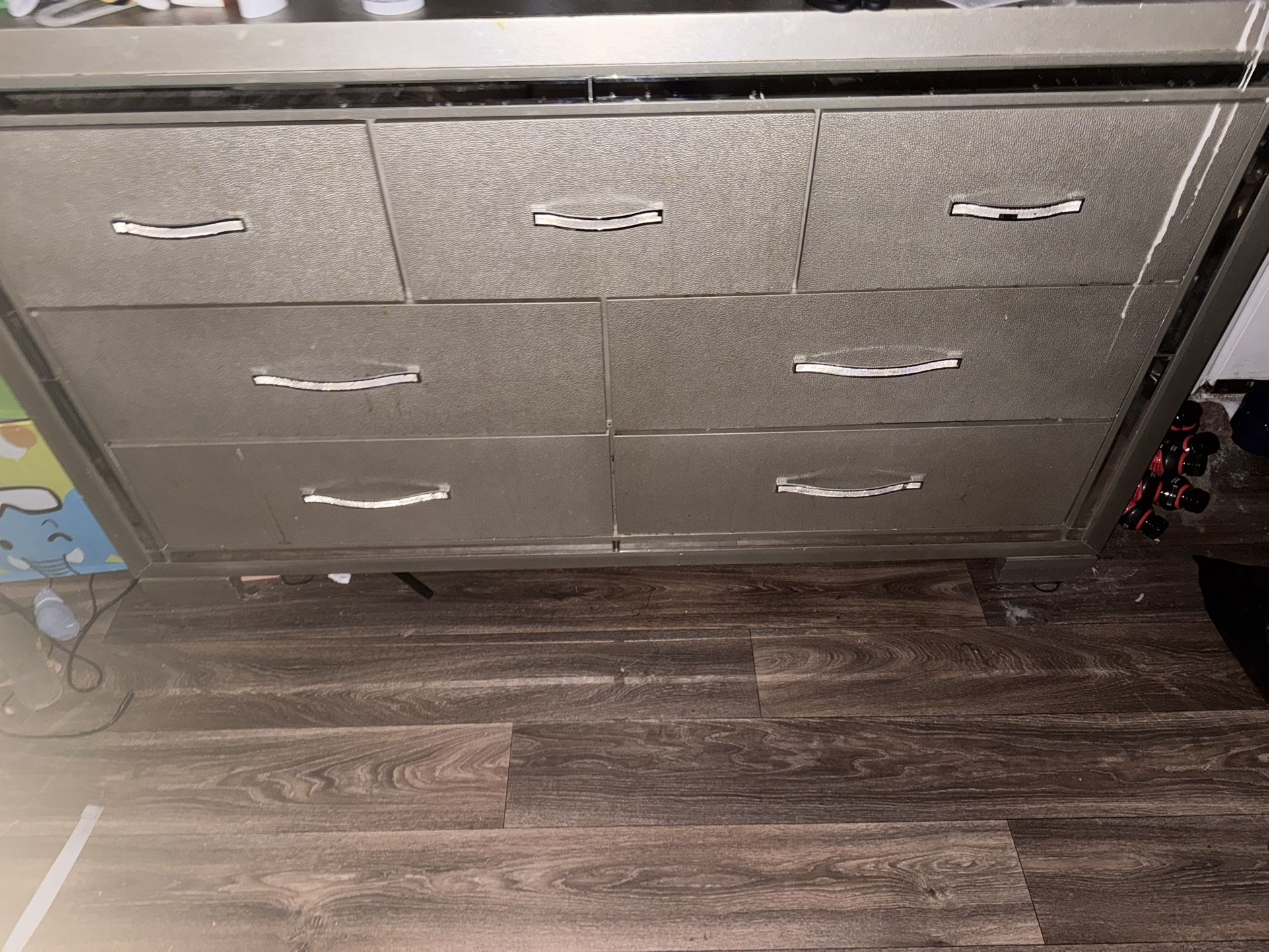 ✨ Silver Vanity Dresser with Mirror – Elegant Design + Ample Storag