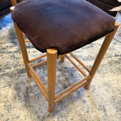 Clean Counter Stool Pair