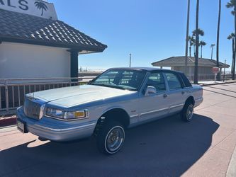 1997 Lincoln towncar lowrider