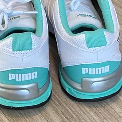 Womens Size 10 Pumas