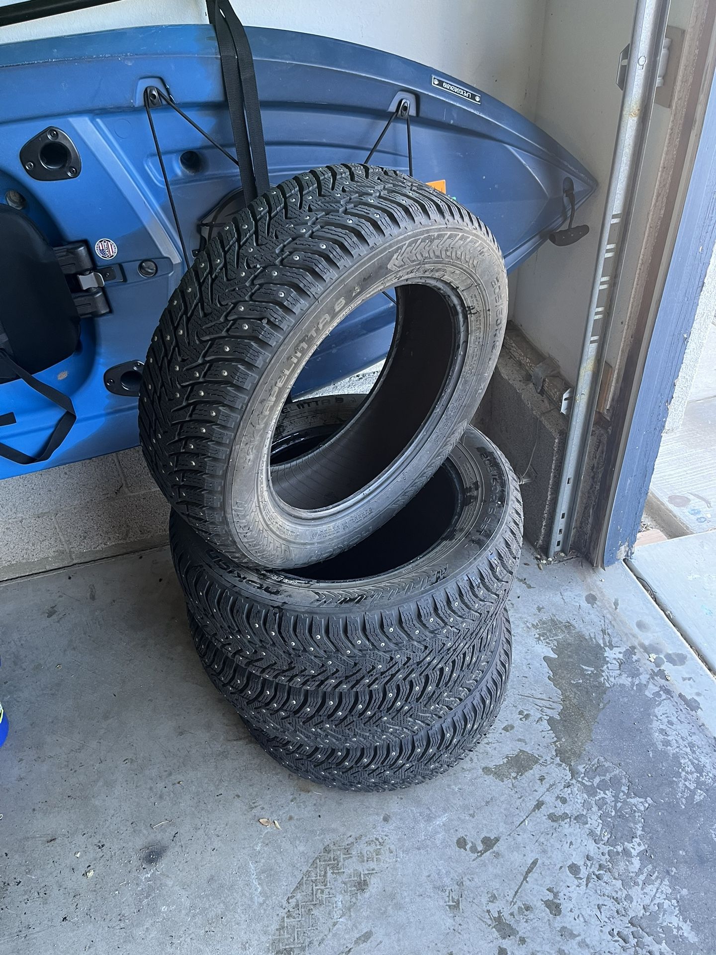 Hakkapelitta 8 Snow Tires