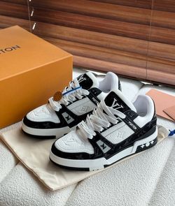 LV trainer shoe