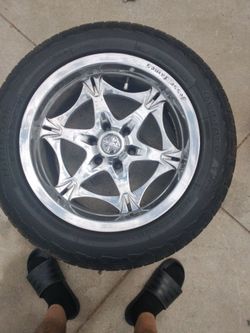 Jessie James 20inch rims all 4 with an extra rim them same