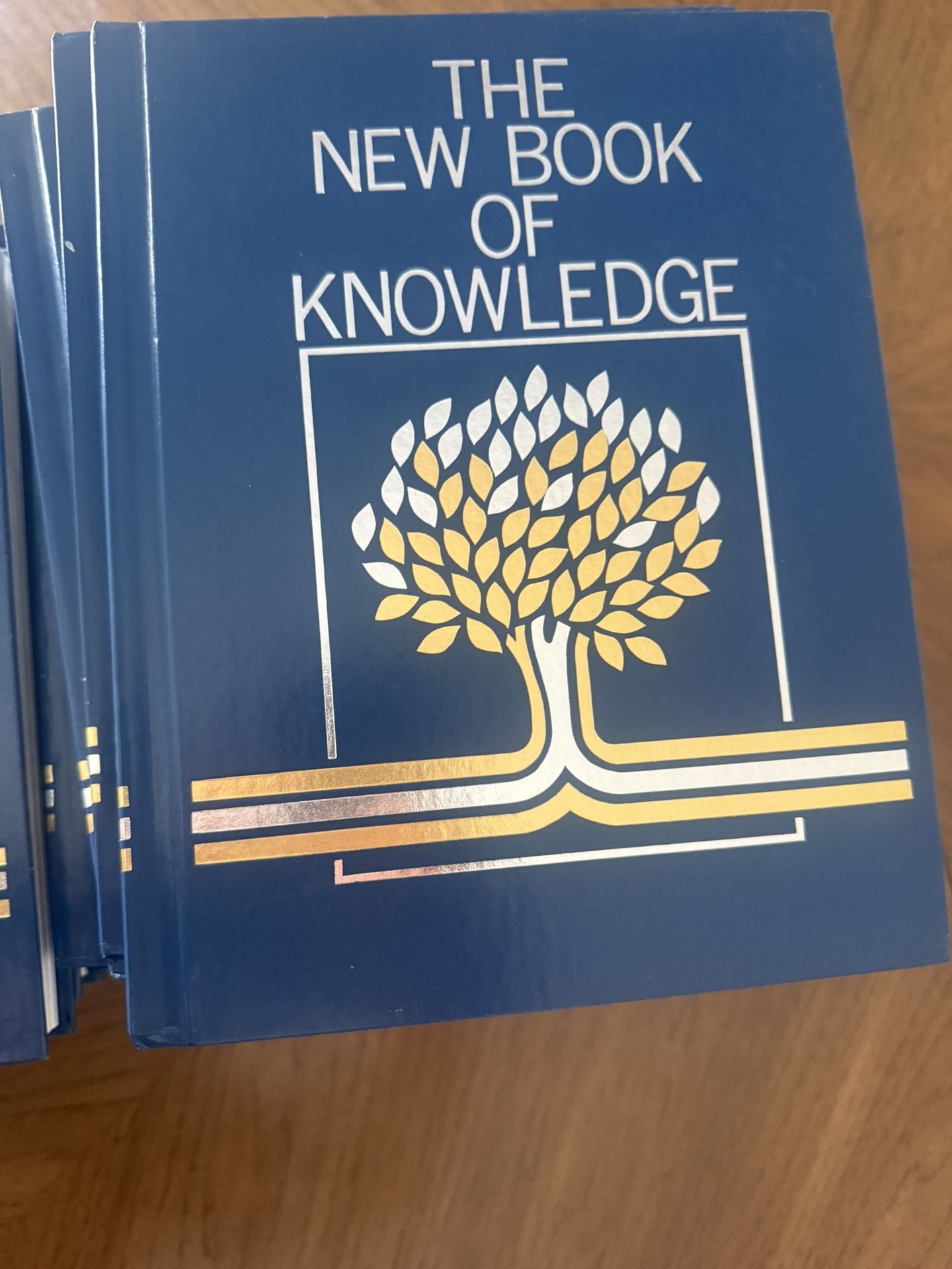THE NEW BOOK OF Knowledge