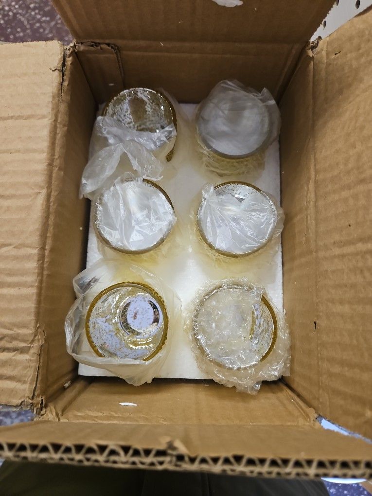 Gold Candleholder Set