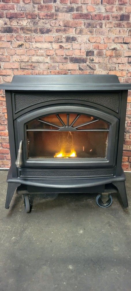 Lennox / Whitfield Traditions T300P-2 Pellet Stove