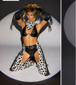 costume