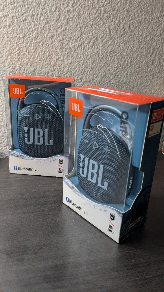 Set Of 2 JBL Clip 4's