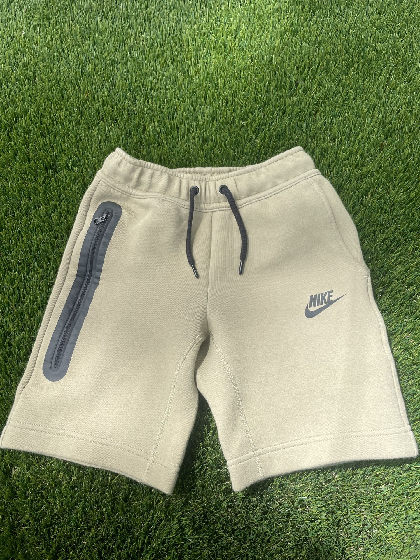 Nike tech shorts