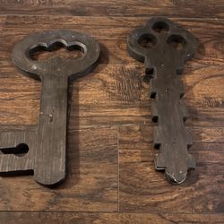Oversized Two Keys Wall Art  20 Inches Long 