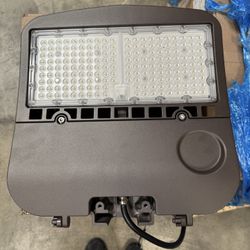LED SHOEBOX LIGHT
