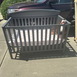 Graco Baby Bed With Mattress 