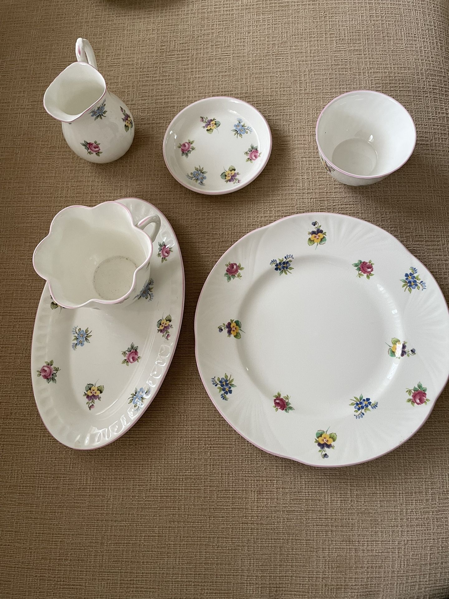 6 Piece Crown Staffordshire Floral Bouquet Set