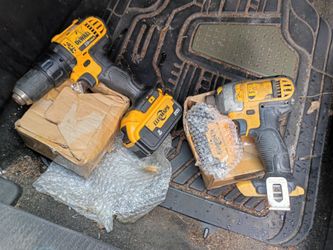 DEWALT  2  TWIN SET COMBO