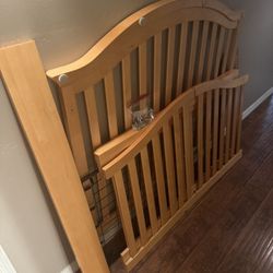 Crib/ Toddler Bed 