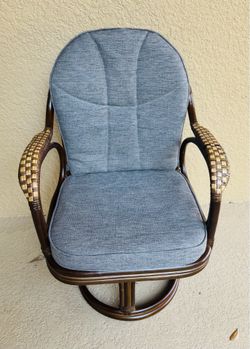 Swivel Rattan Chair w/ Gray Cushions NEW $80 - 34”H x 21” W Measurements in pics