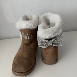 Juicy boots size 4