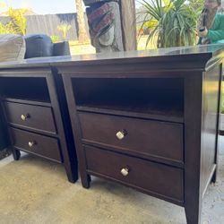 2 Nightstands Dark Wood