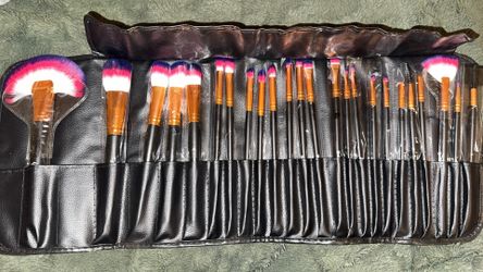 Makeup brushes