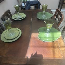 Semi New Dinning Table Set Of  6 Chairs And Table