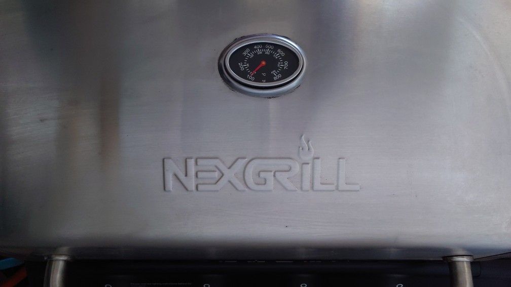 🔥 Nexgrill 5-Burner Gas Grill – Like New + FREE Propane 🔥

