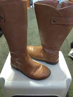 Girls tan boots