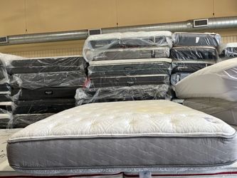 Queen size mattress serta