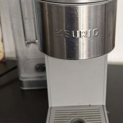 Keurig k-superme coffee machine