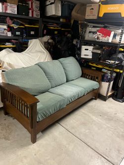 Pull Out Bed Couch WITH Cushion Protectors