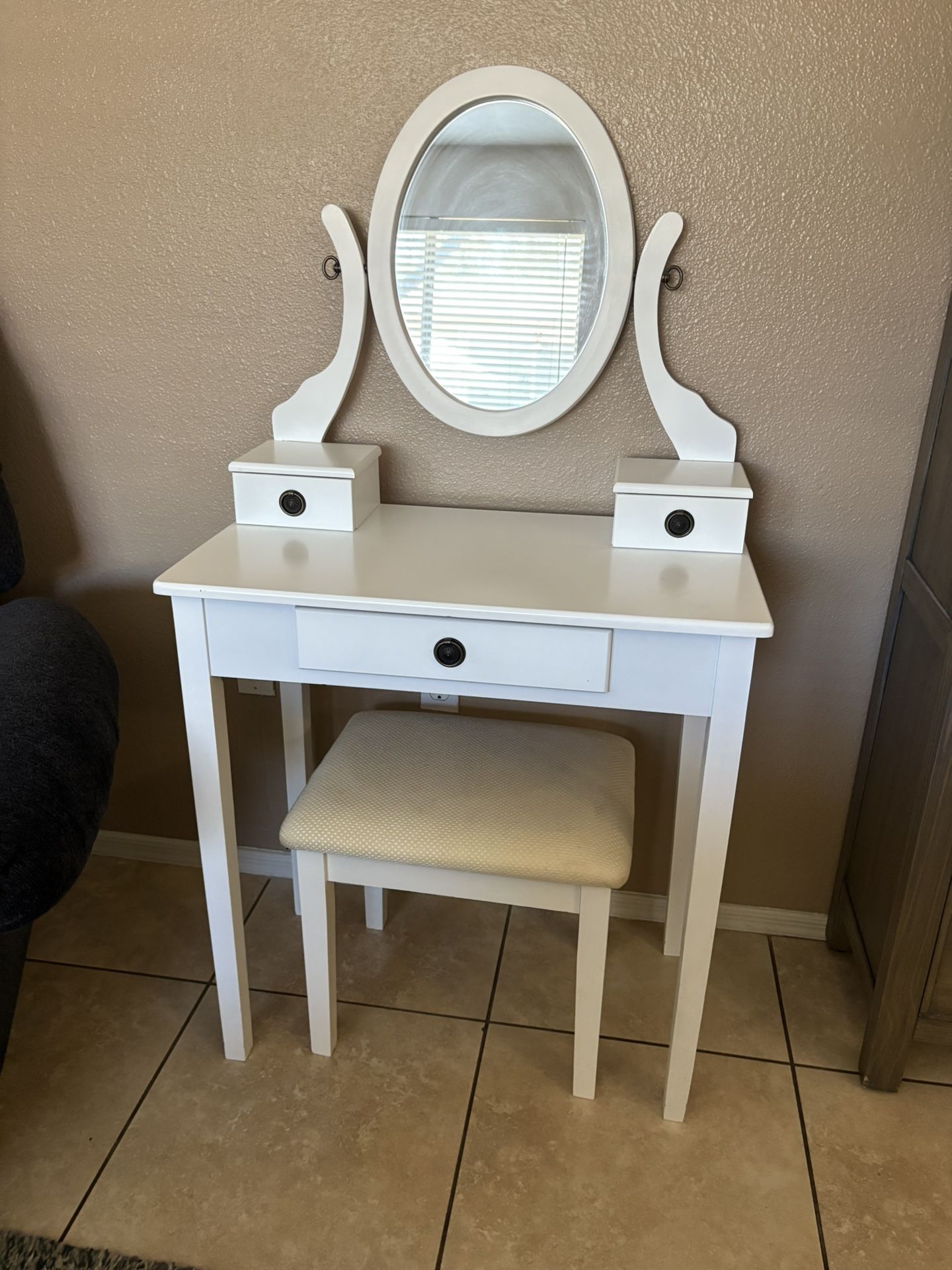 White Makeup Vanity With Beach And Mirror