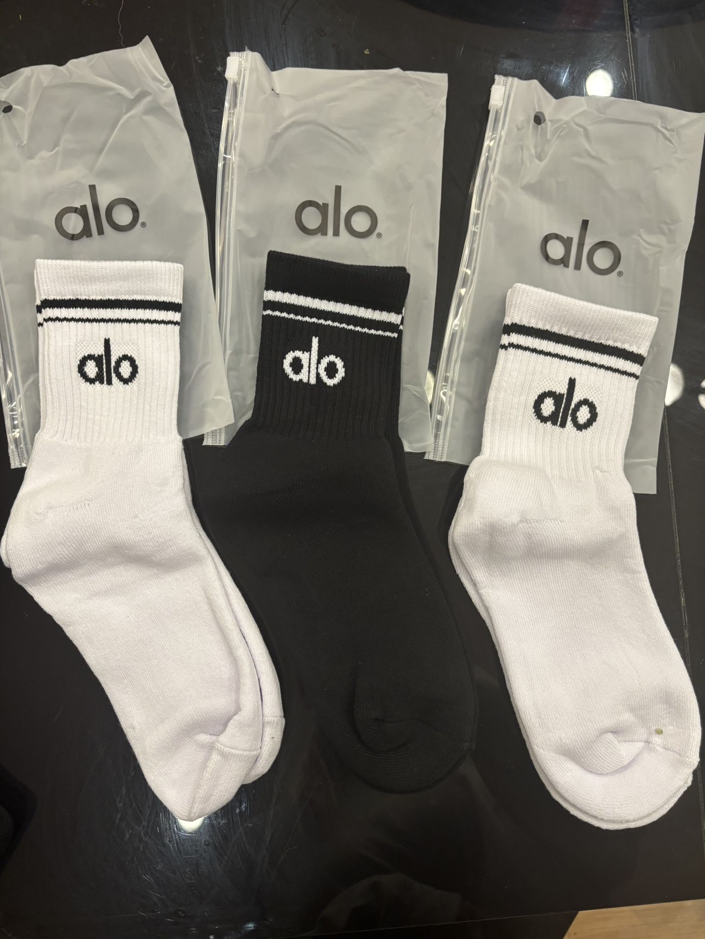 3 Pack Alo Yoga Unisex Throwback Socks